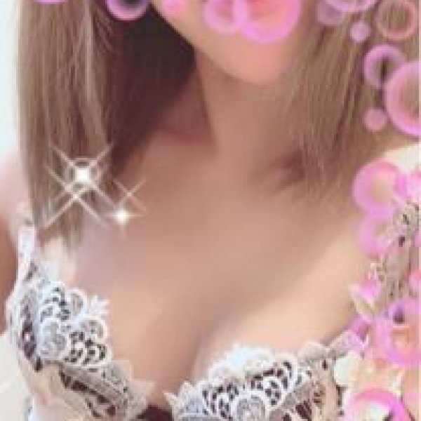 葉月 りさ