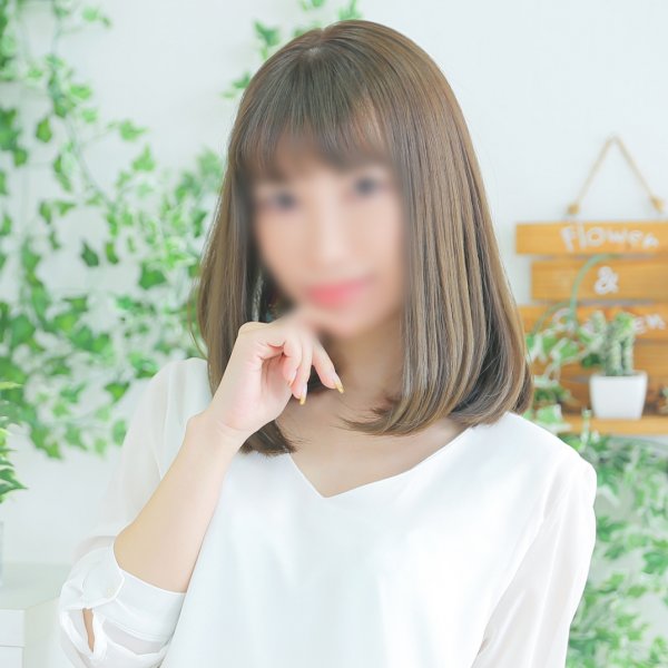 天乃 ユリ